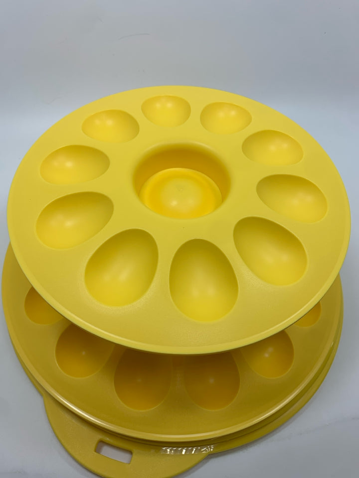 4PC PLASTIC DEVILED EGG/CAKE TRAVEL CONTAINER.