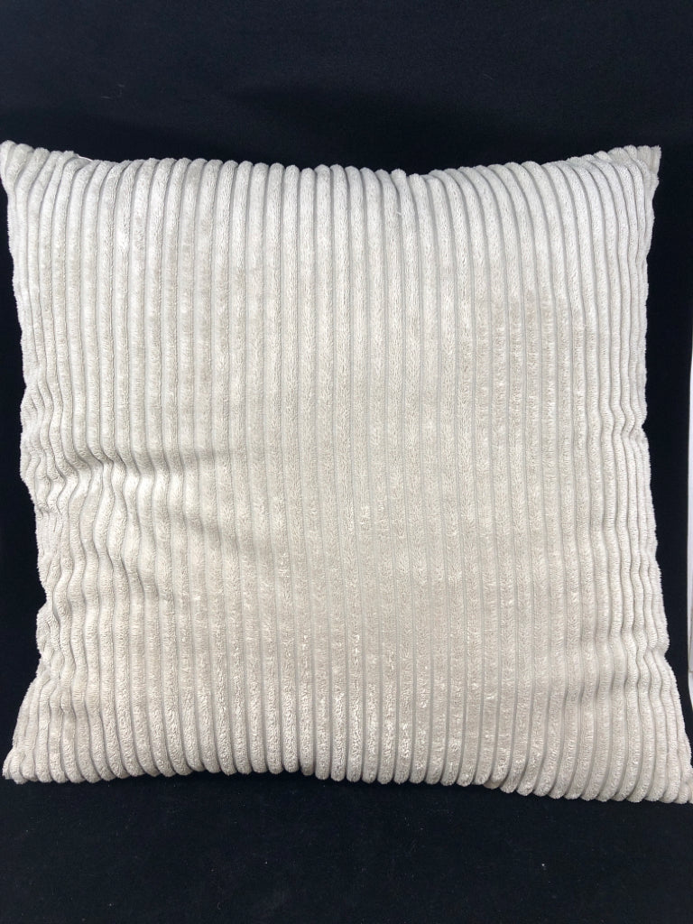 GREY RIBBED ACCENT PILLOW.