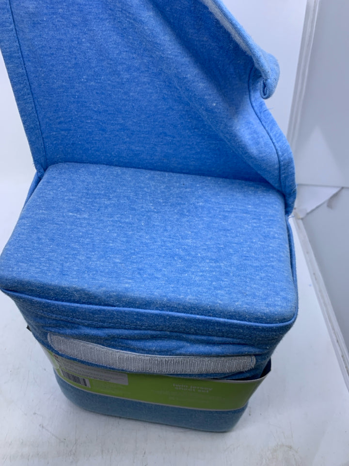 LIGHT BLUE JERSEY SHEET SET.
