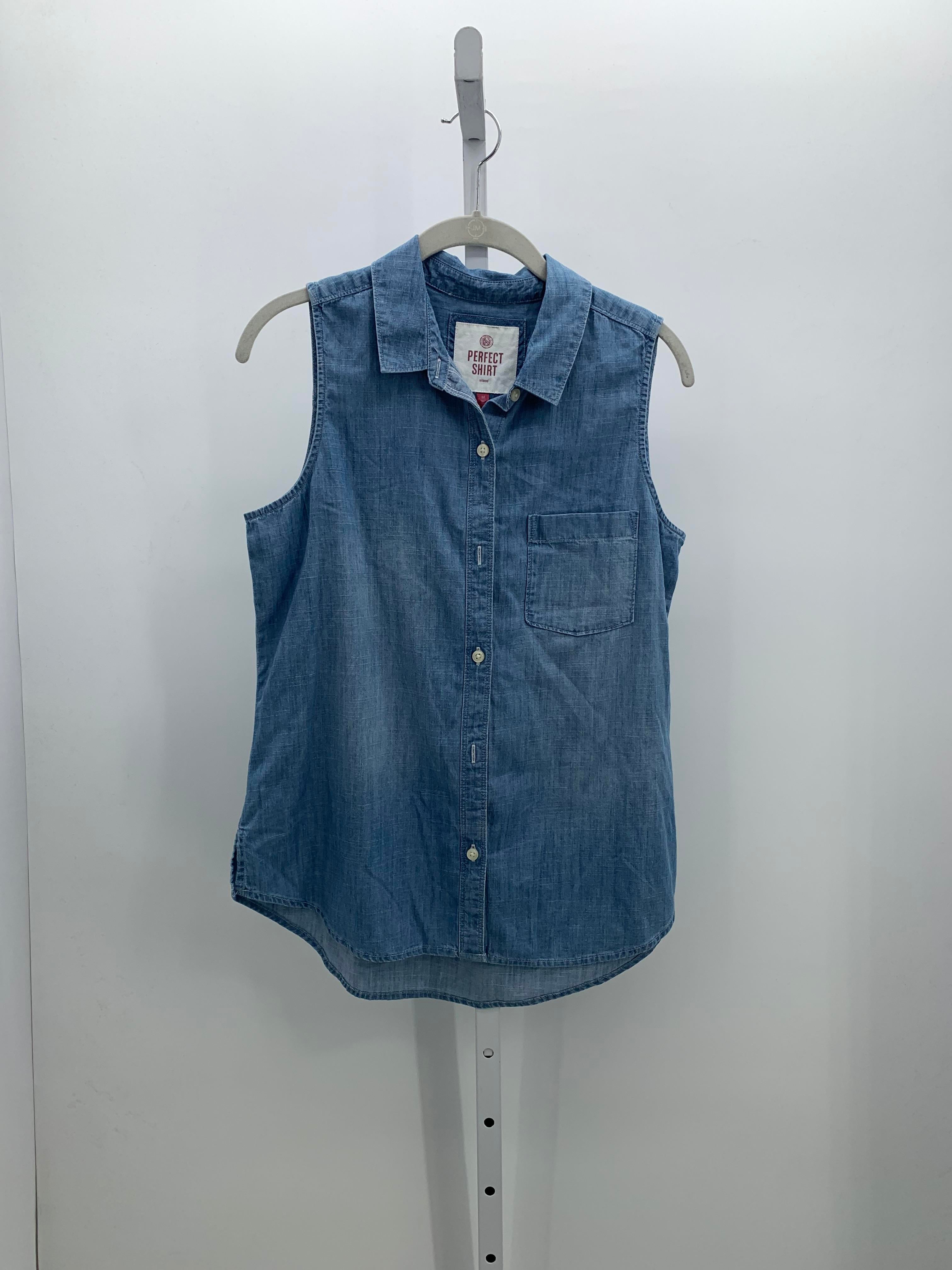 SO Size Medium Juniors Sleeveless Shirt
