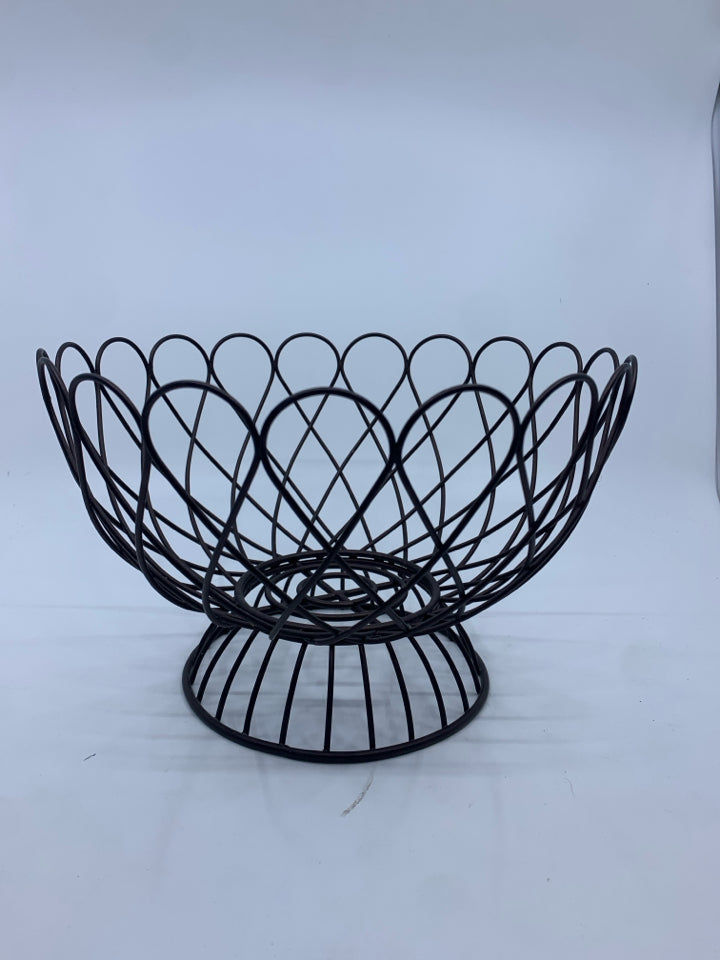 BROWN METAL WIRE FRUIT BASKET.