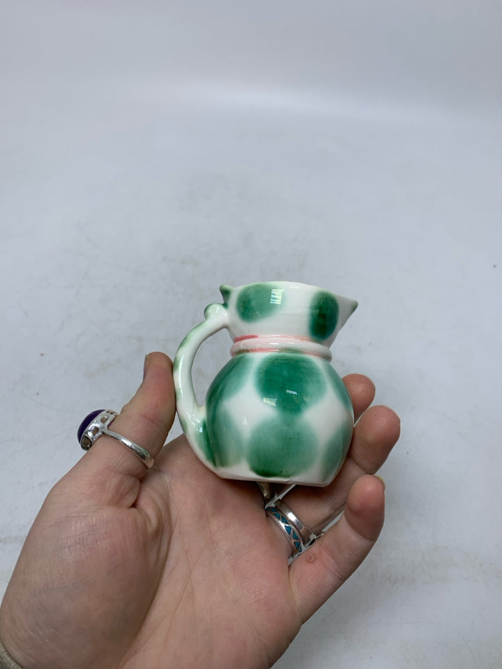 MINI CAT SHAPED CREAMER W/ GREEN DETAILS .