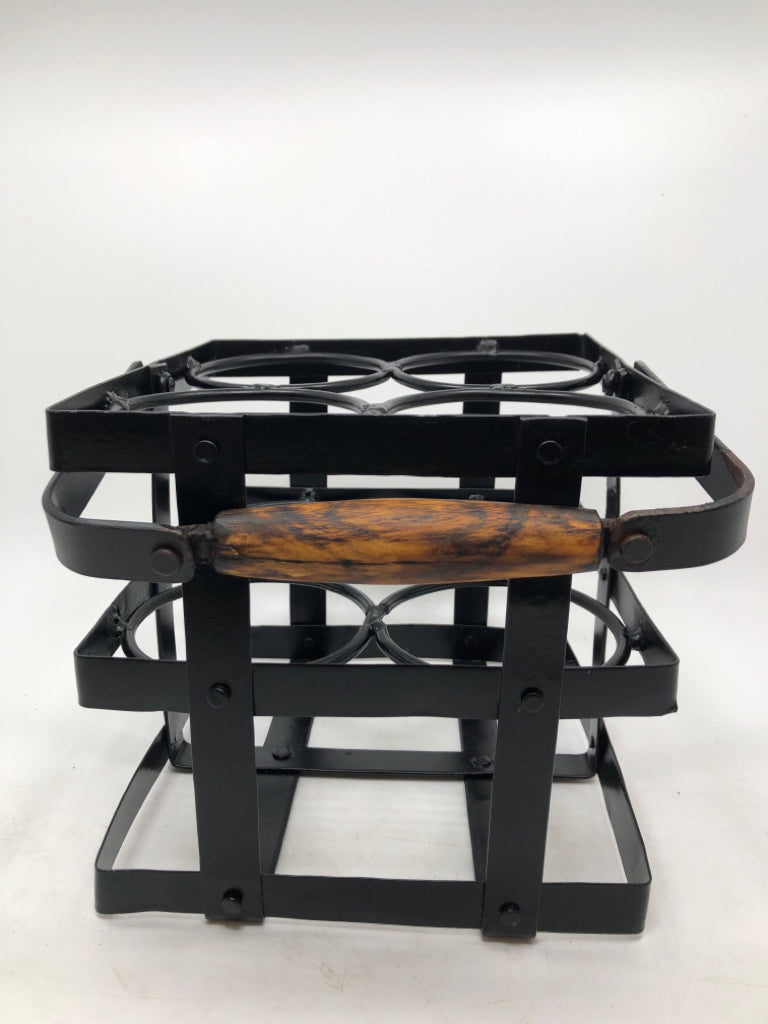 BLACK METAL DRINK CADDY W/WOOD HANDLES.