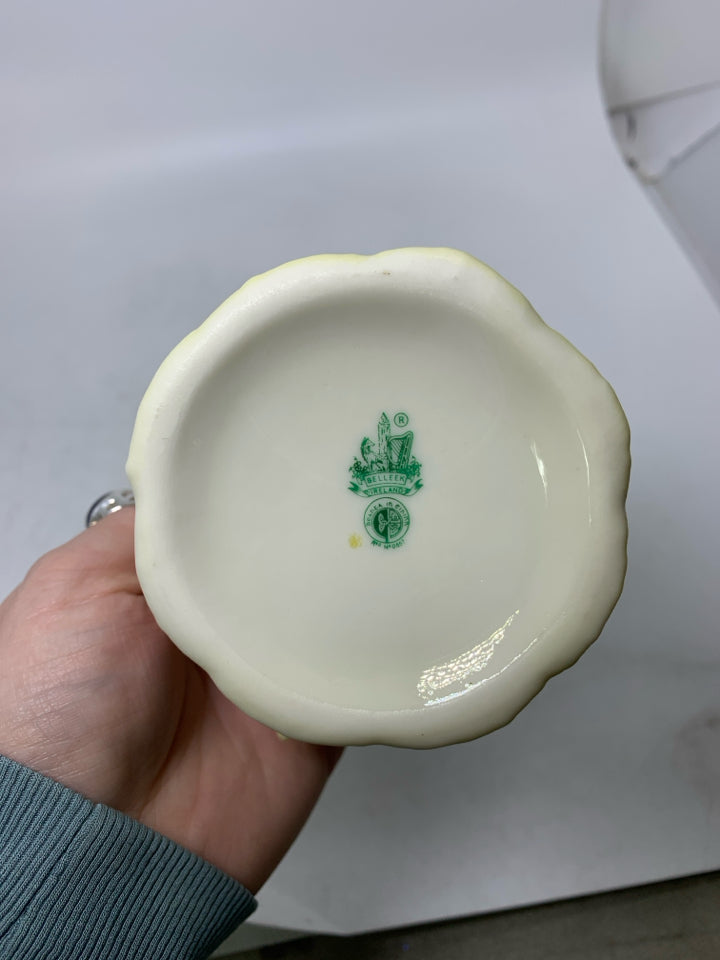 VTG IRISH PORCELAIN THORN CHERRY BLOSSOM TWIG HANDLE MUG.