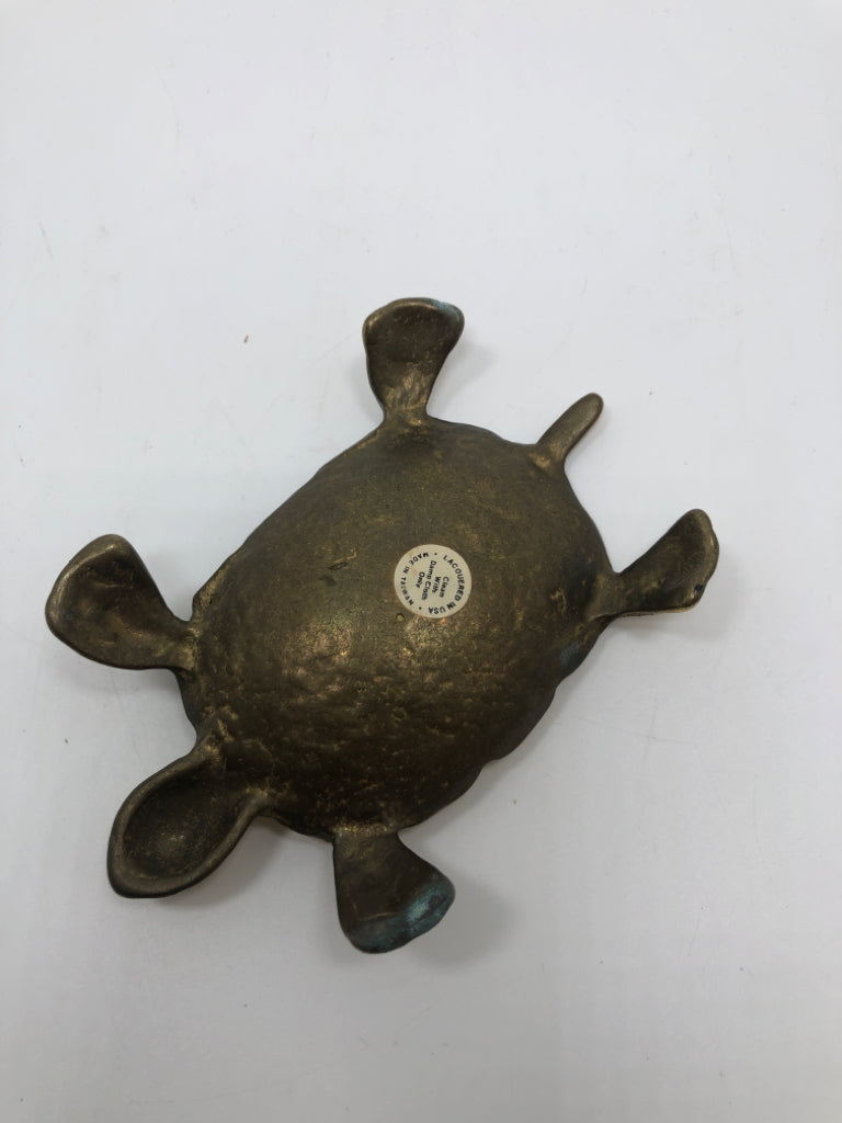 GOLD/BRASS TURTLE RING DISH.