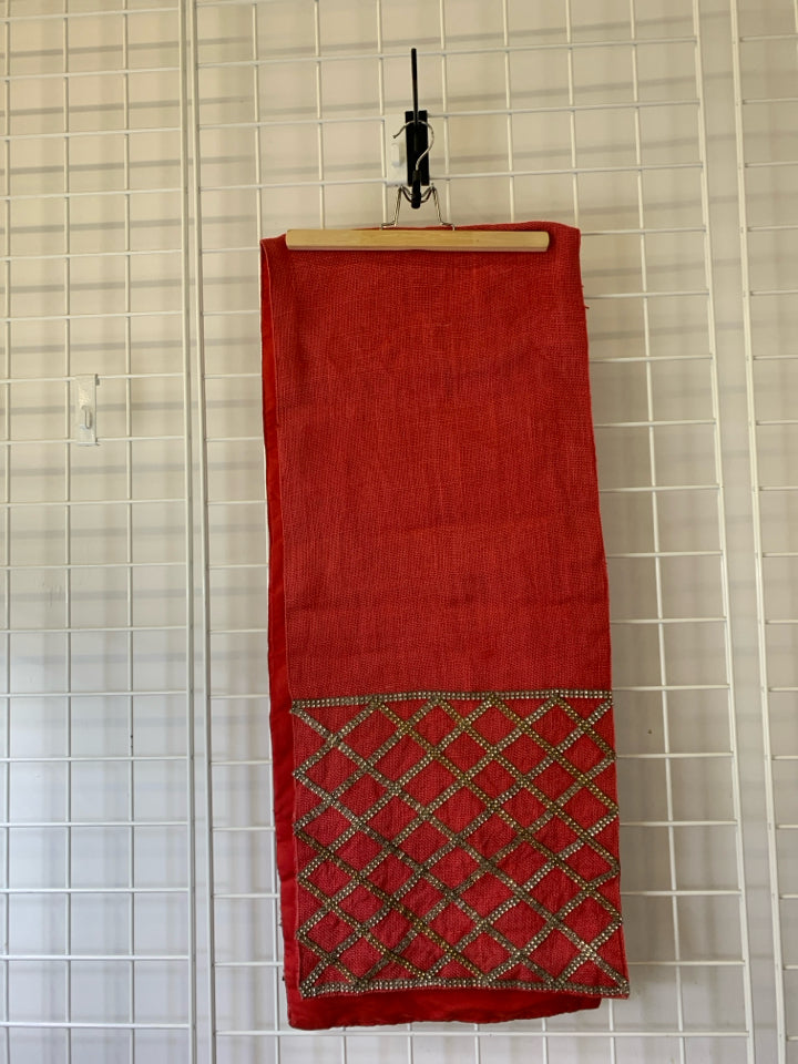 RED W/ BEADS TABLE RUNNER.