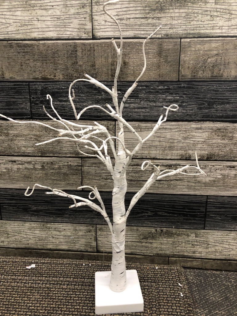 LIGHT-UP BIRCH TREE.