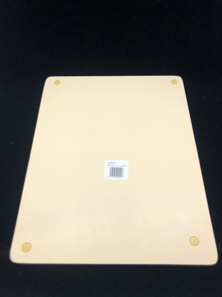 GRAPE/VINE GLASS CUTTING BOARD .