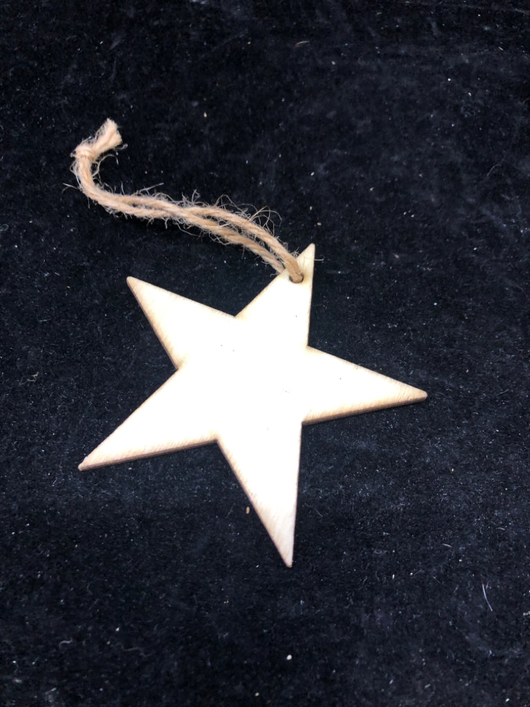 WOOD STAR ORNAMENT.