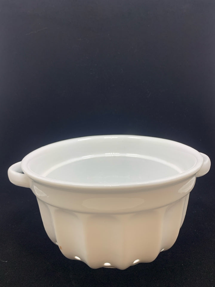 WHITE CERAMIC COLANDER.