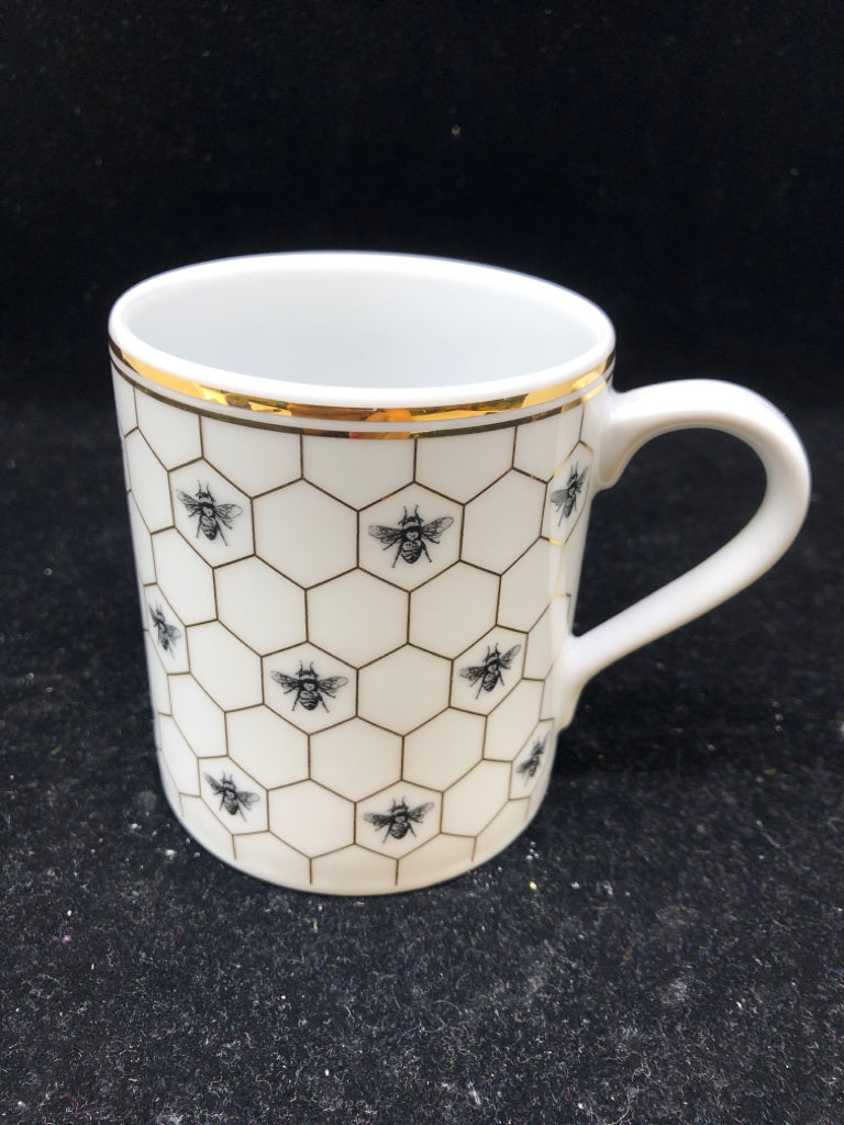 HONEY COMB DESIGN W/ BEES WILLIAM SONOMA MUG.