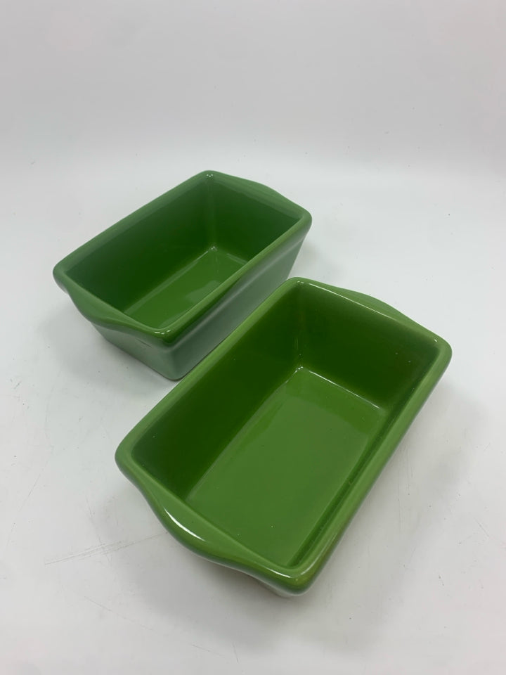 2 MINI LOAF PANS.