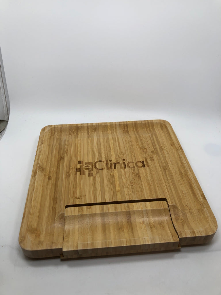 WOOD CHEESE BOARD + KNIFE- TWINE LIVING.