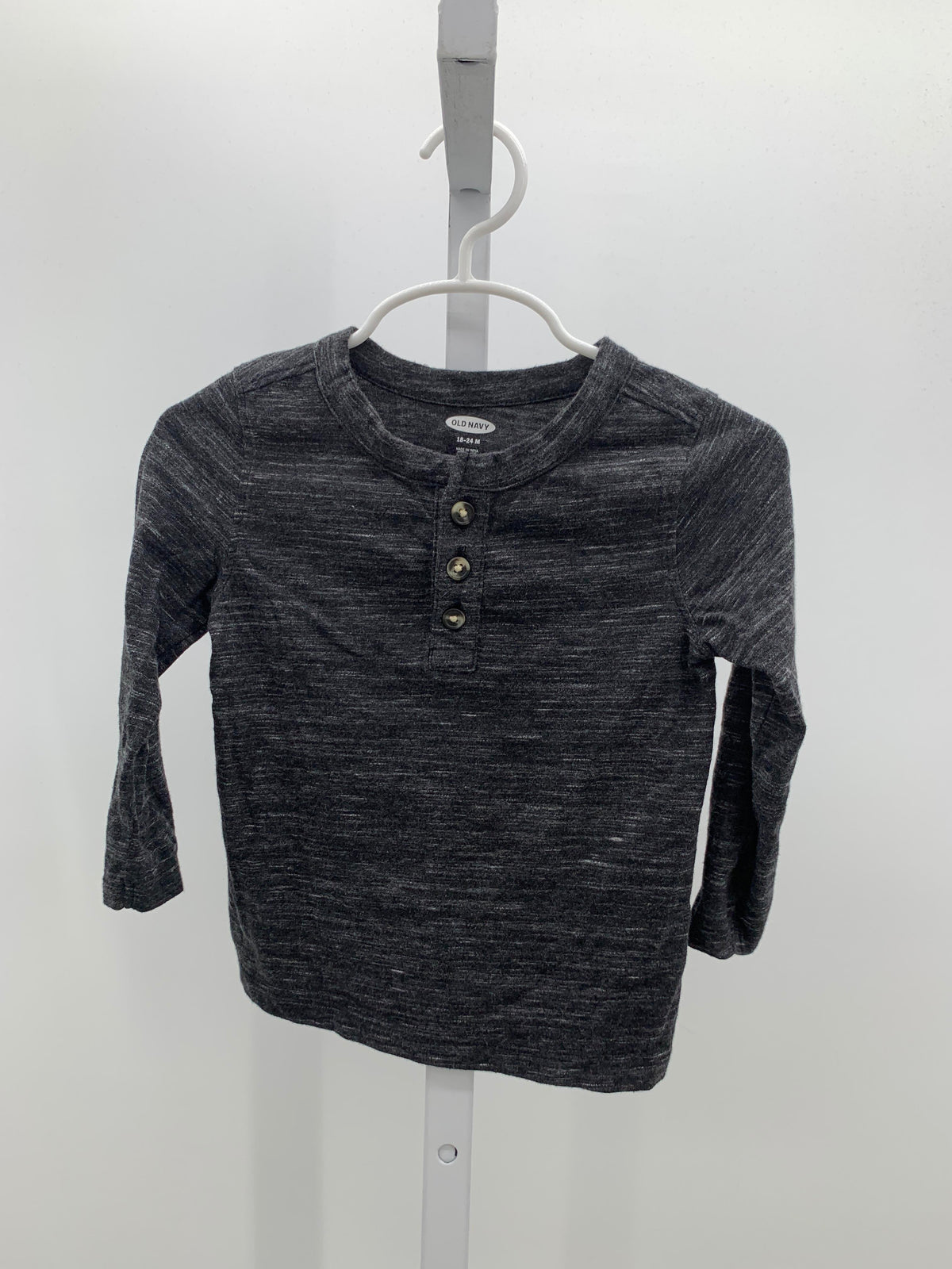 BUTTON DOWN HENLEY KNIT TEE