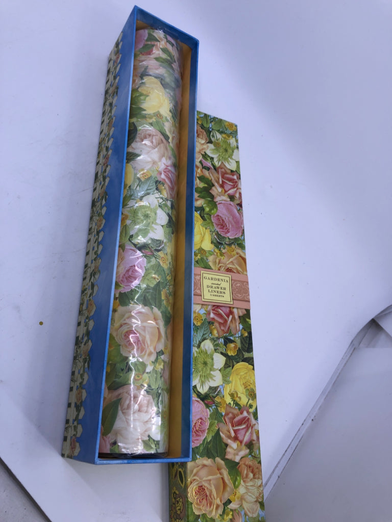 NIP GARDENIA DRAWER LINERS.