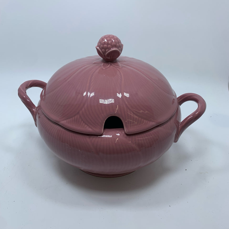 FLOWER BUD SOUP TUREEN.