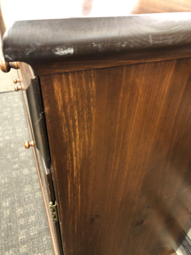 SOLID WOOD BROWN BUFFET TABLE 3 DRAWERS/3 CABINETS.