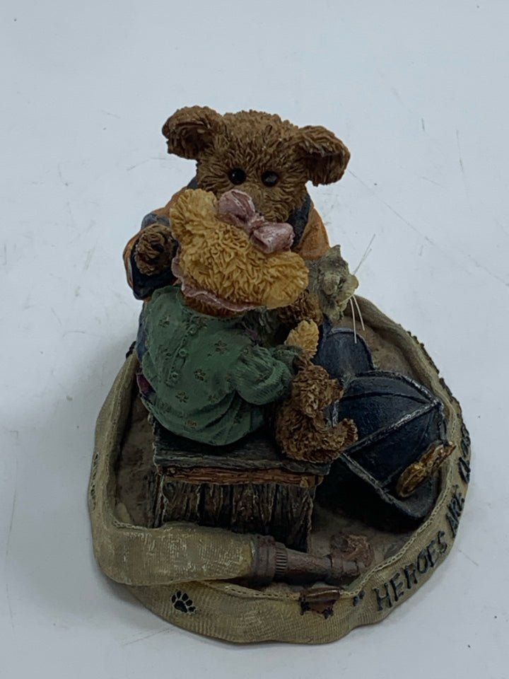 BOYDS BEARS HEROES FIGURINE.