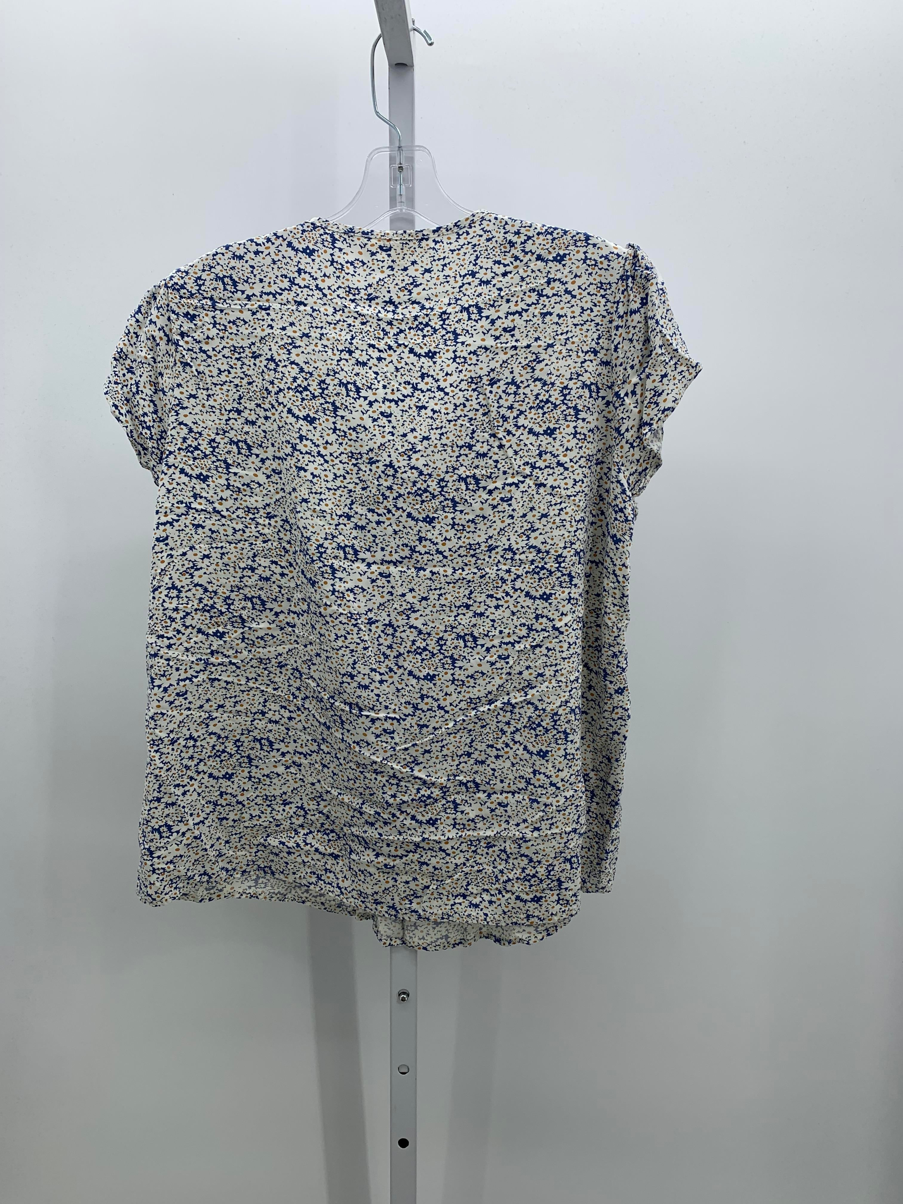 Size Medium Misses Short Sleeve Shirt