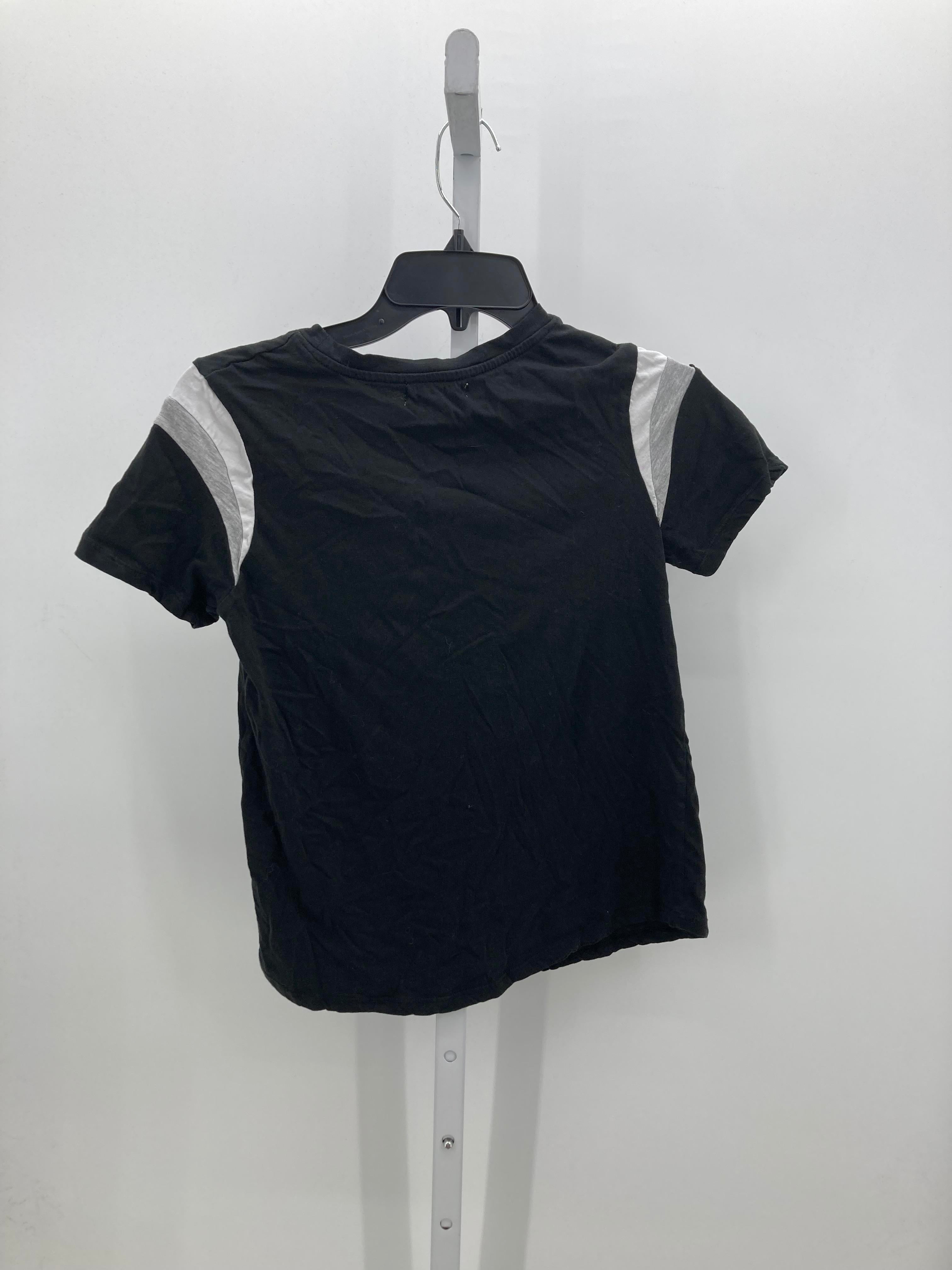 Size Medium Juniors Short Sleeve Shirt