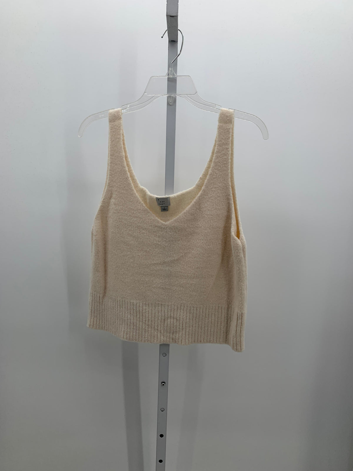 A New Day Size Large Misses Sleeveless Sweater