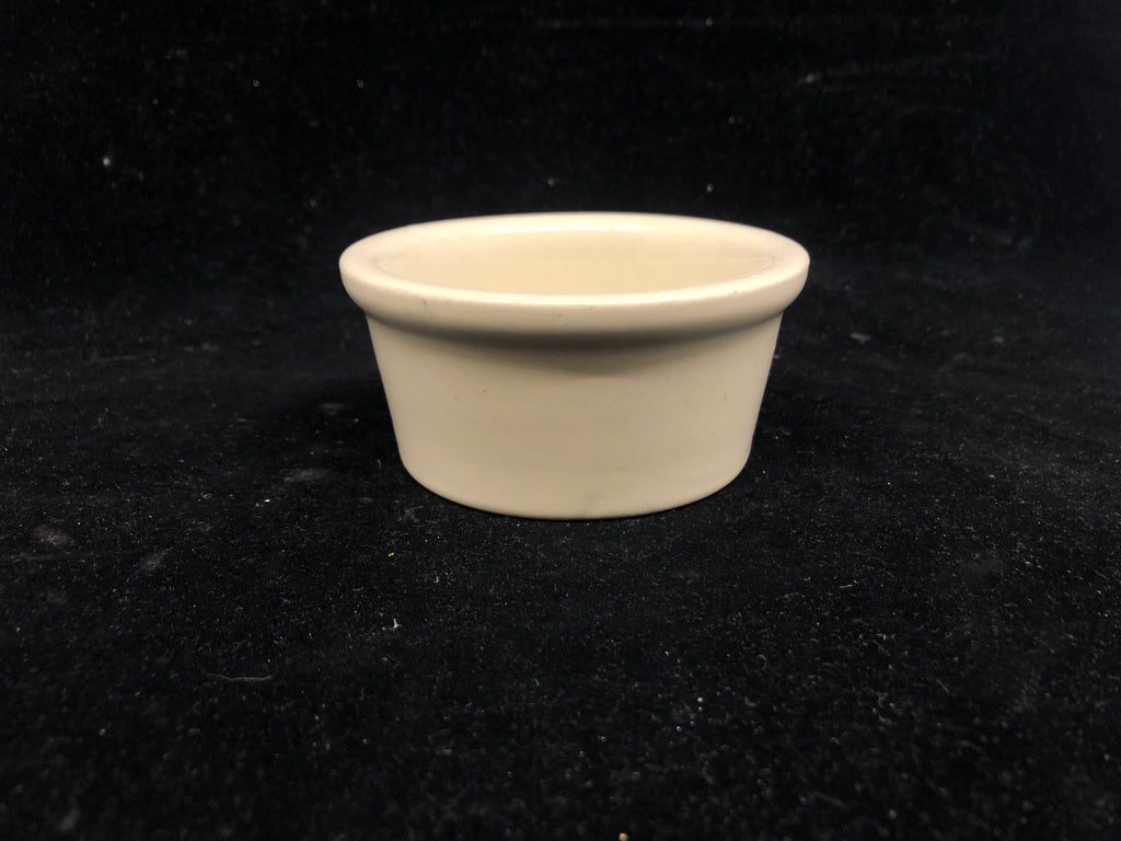 SMALL CREAM STONEWARE BOWL.