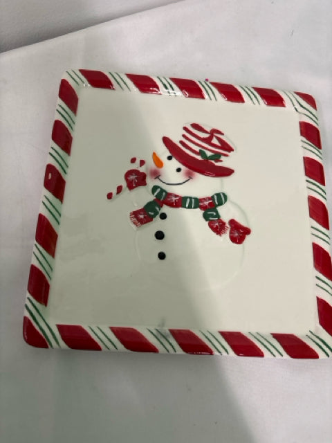 SNOWMAN CANDY TRIM SQUARE PLATE.