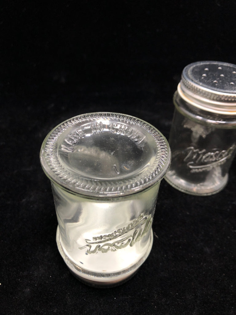 2PC MASON JAR SHAKERS.