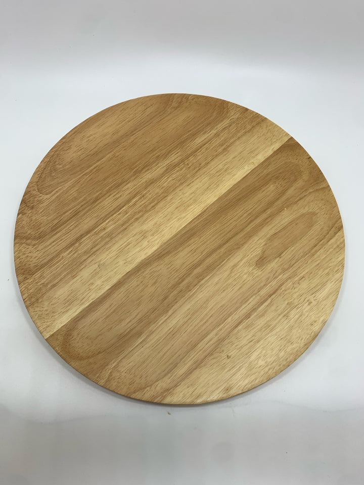 RUBBER WOOD CHARGER PLATE.