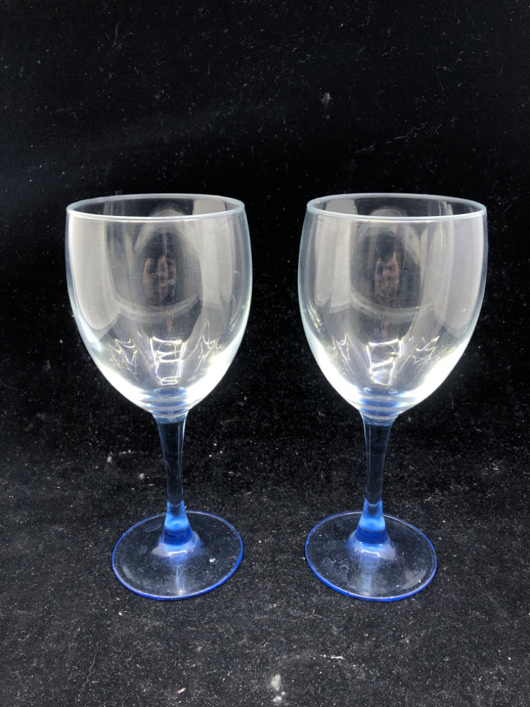 2 WINE GLASSES W/BLUE STEM.