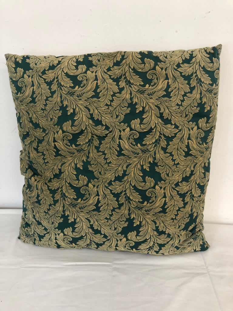 DARK GREEN AND CREAM SCROLL PILLOW.