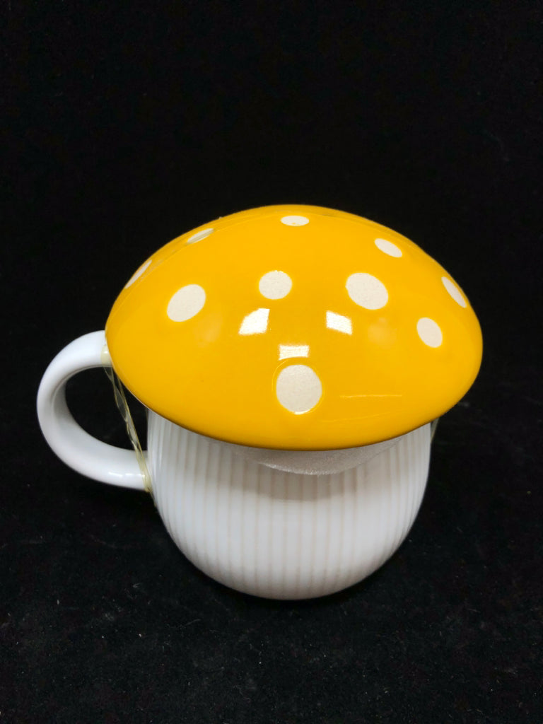 WORLD MARKET YELLOW MUSHROOM MUG W/LID.