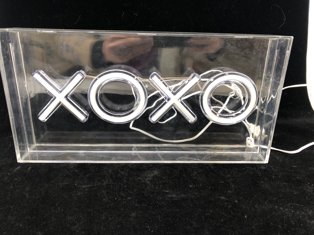 XOXO CLEAR PLASTIC NEON SIGN.