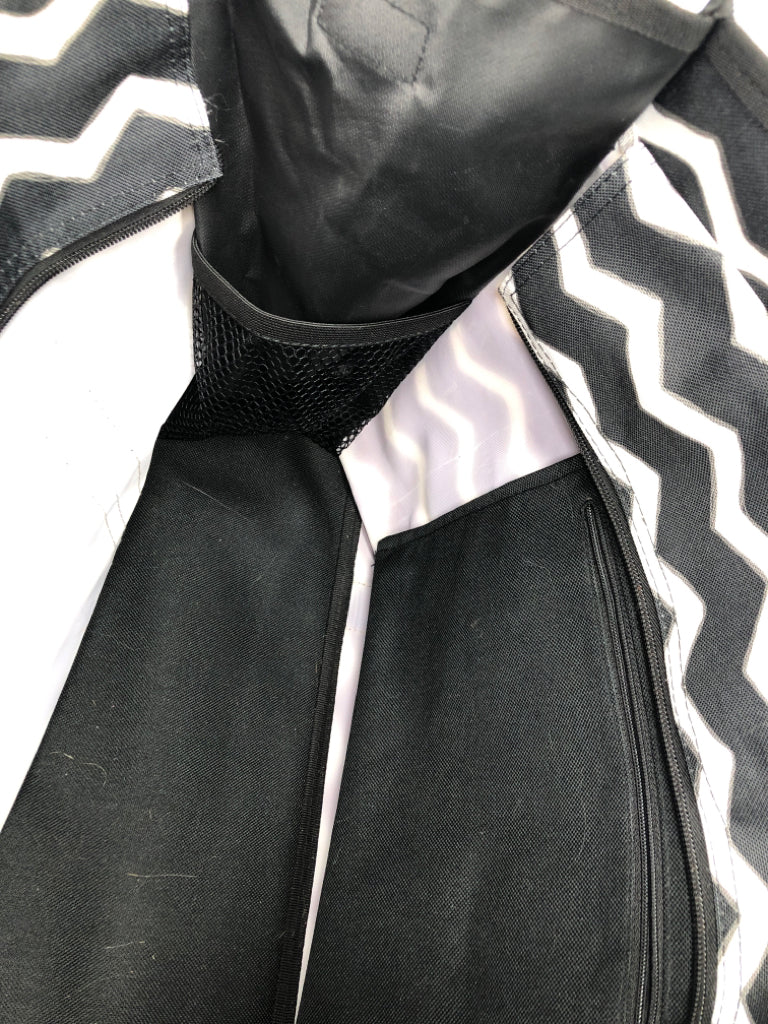 THIRTY-ONE BLACK CHEVRON TOTE.