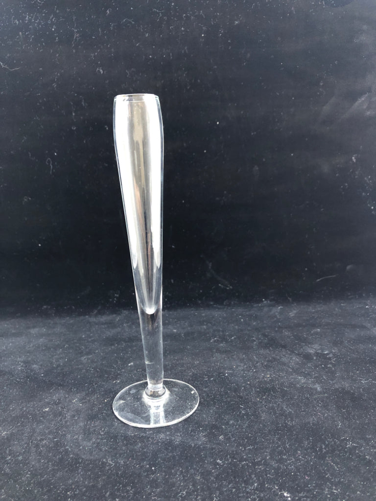 SKINNY FOOTED BUD VASE.