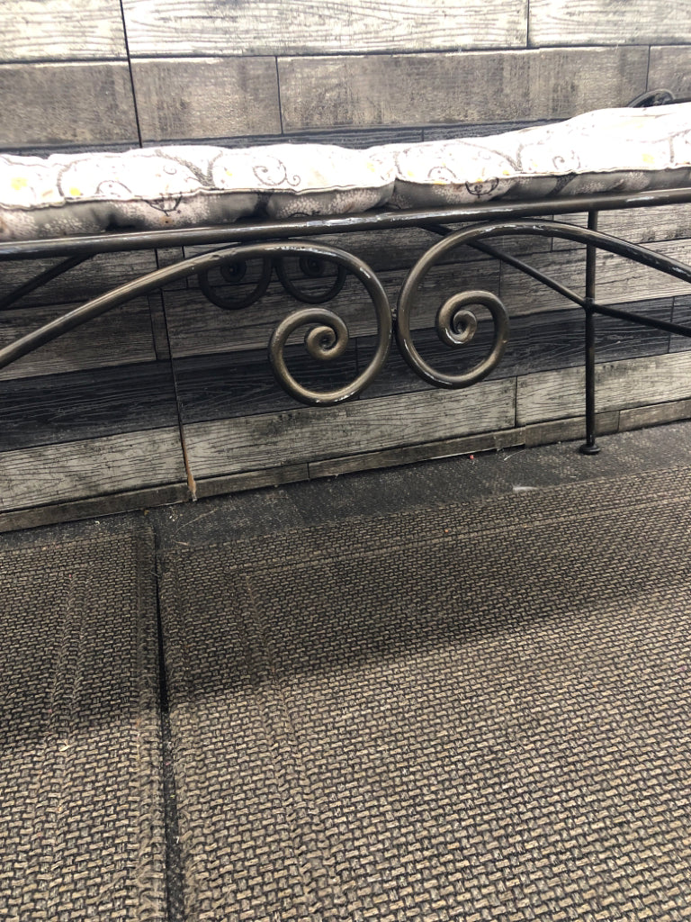 HEAVY METAL BENCH W/ TREES CUSHION.