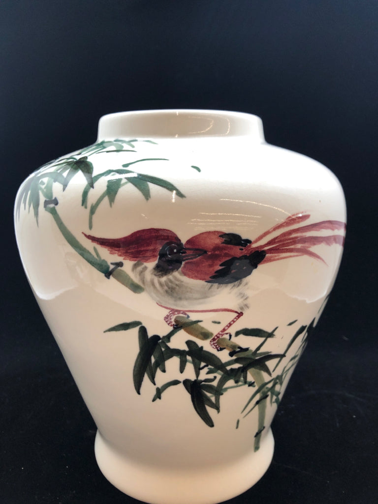 ASIAN- STYLE PAINTED RED BIRD VASE.