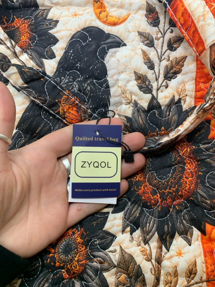 NWT QUILTED CROW W/ FLOWERS TOTE BAG ZYQOL.