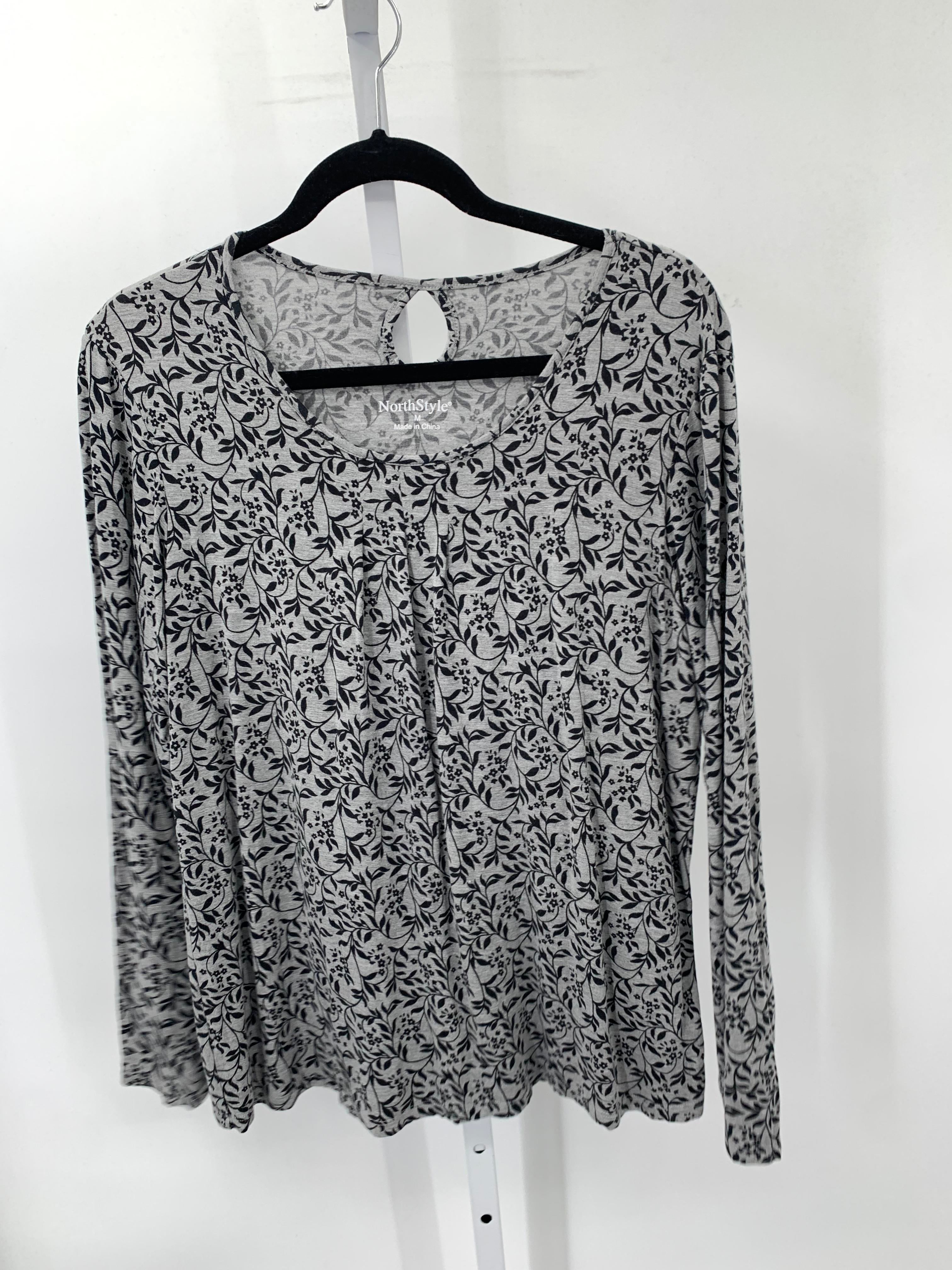 North Style Size Medium Misses Long Sleeve Shirt