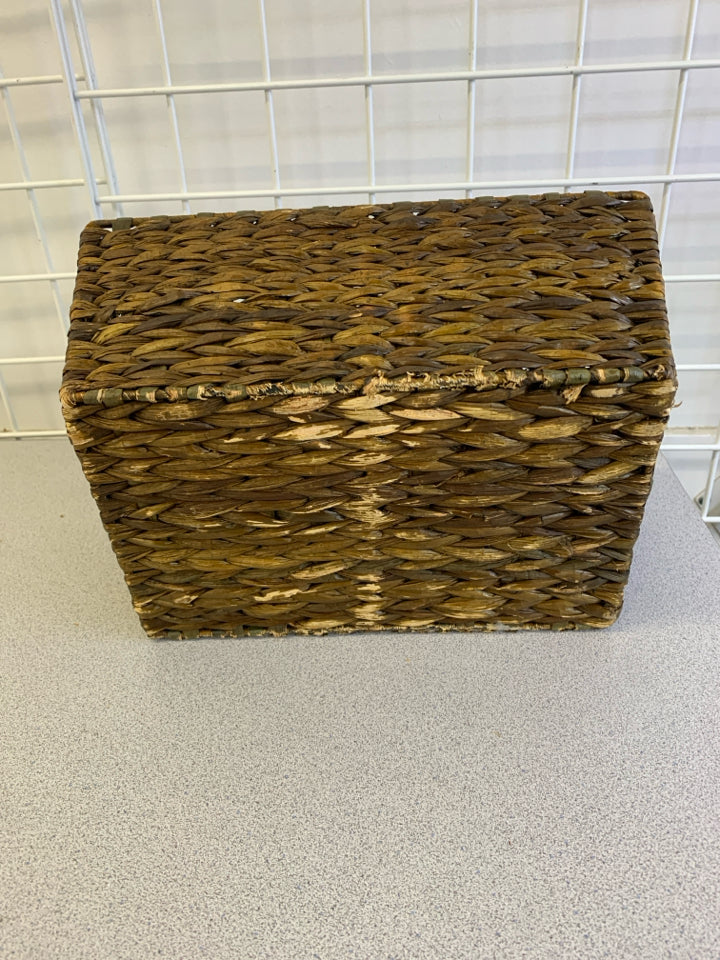 RECTANGLE WOVEN STORAGE BASKET.