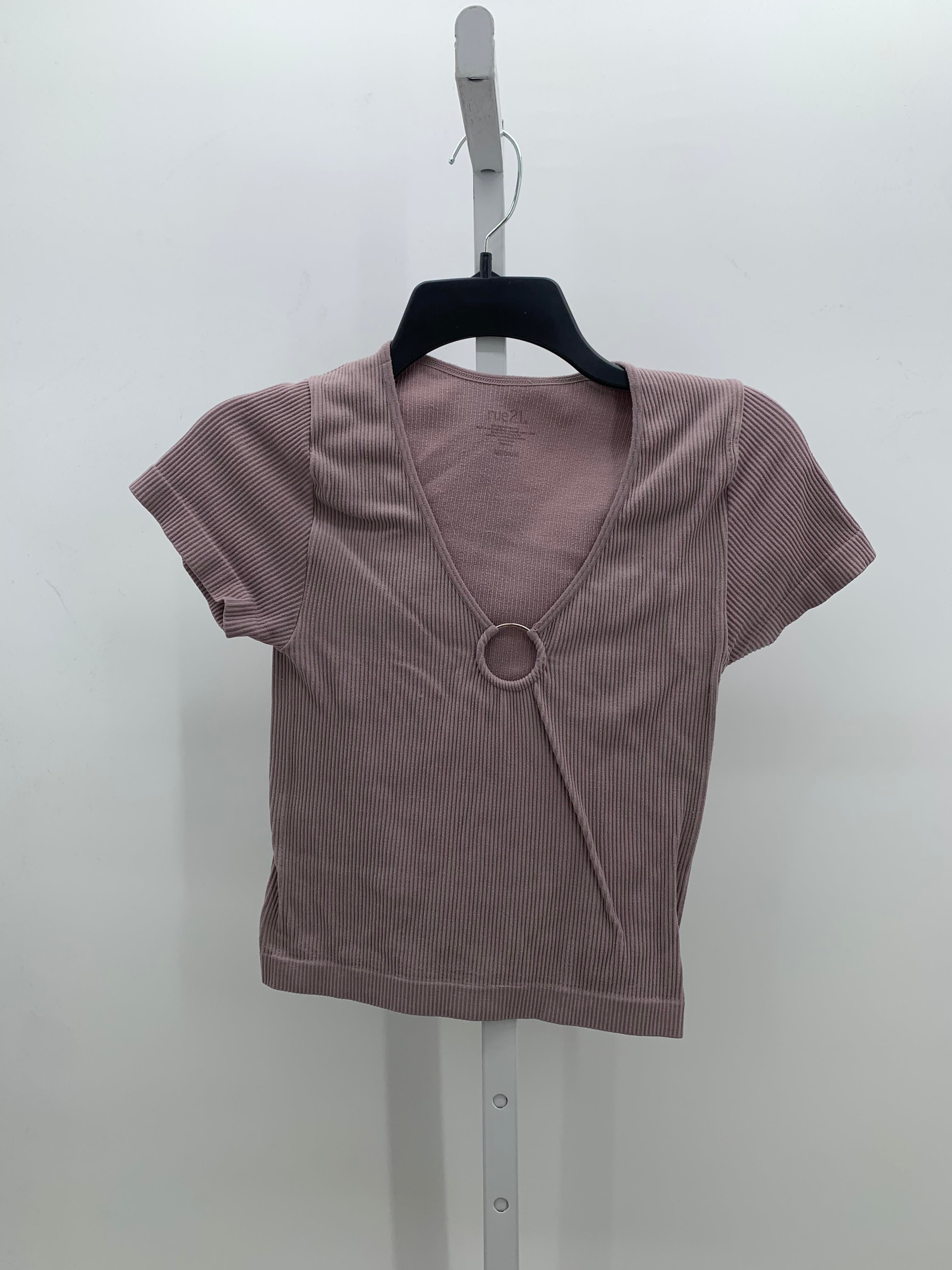 rue21 Size Medium Juniors Short Sleeve Shirt