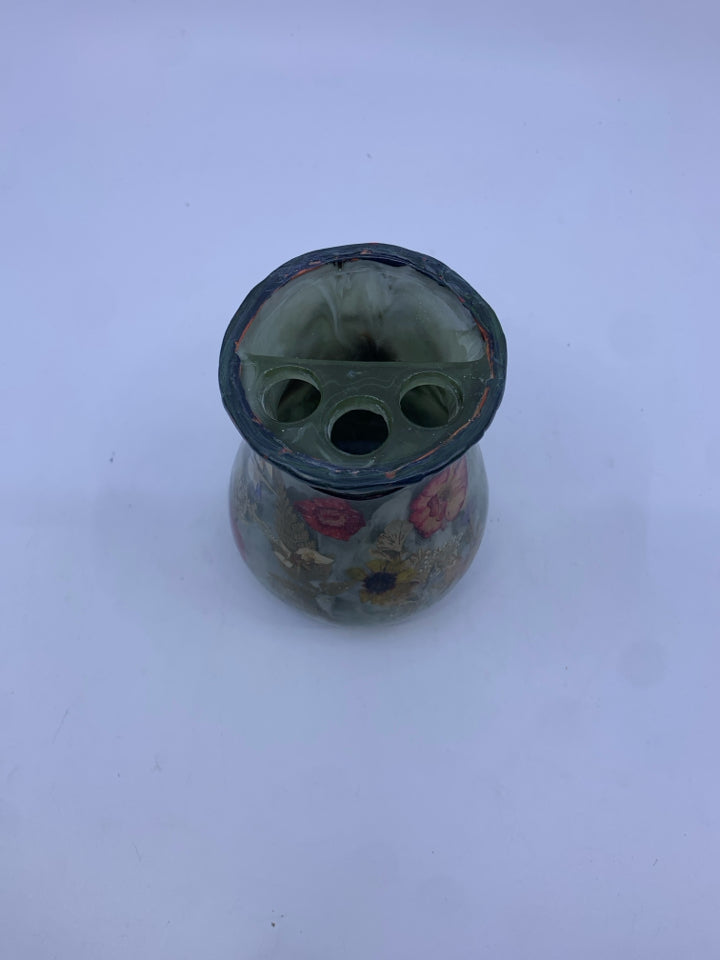 DRIED FLOWERS TOOTHBRUSH HOLDER.