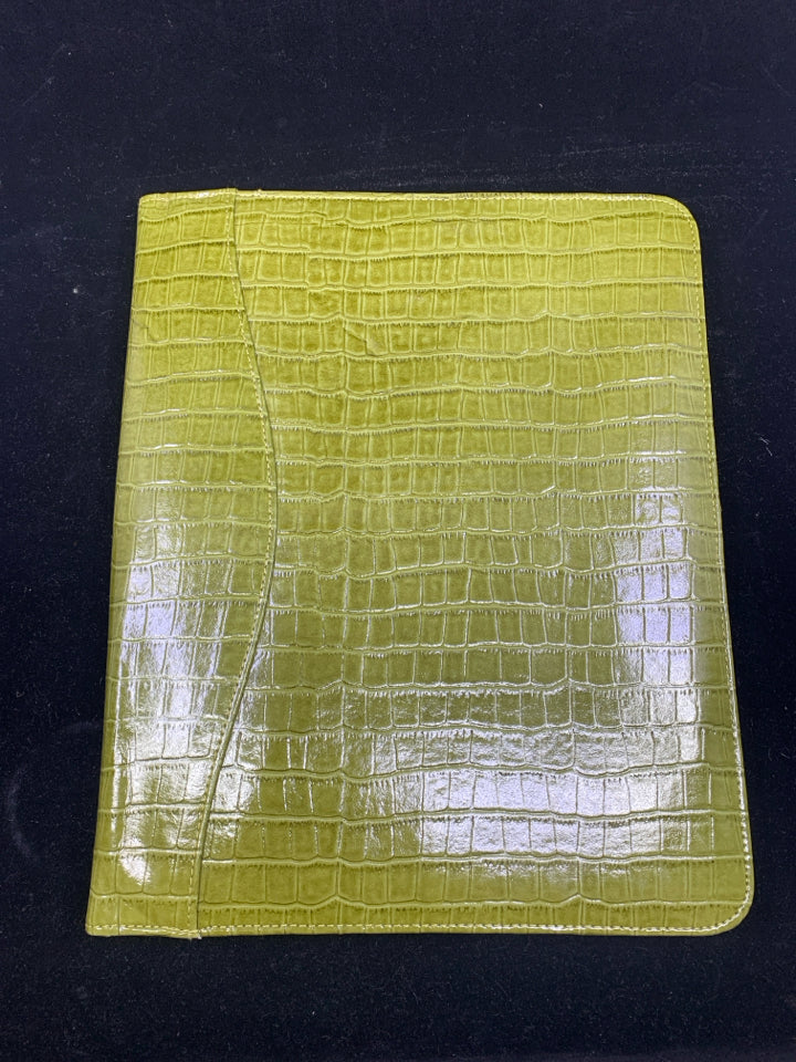 FAUX SNAKE SKIN NOTE PAD.