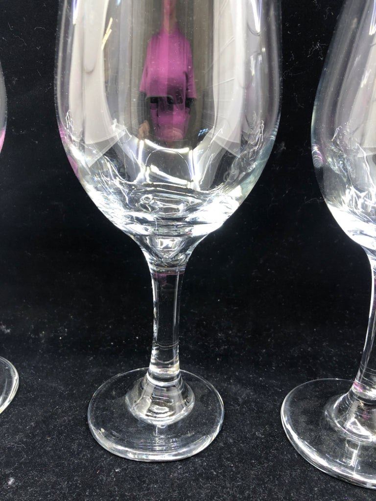 4 HEAVY GLASS WINE GLASSES.