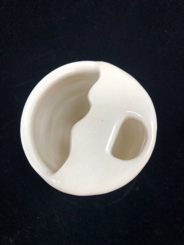 CERAMIC NO HANDLE TRAVEL COFFEE MUG.