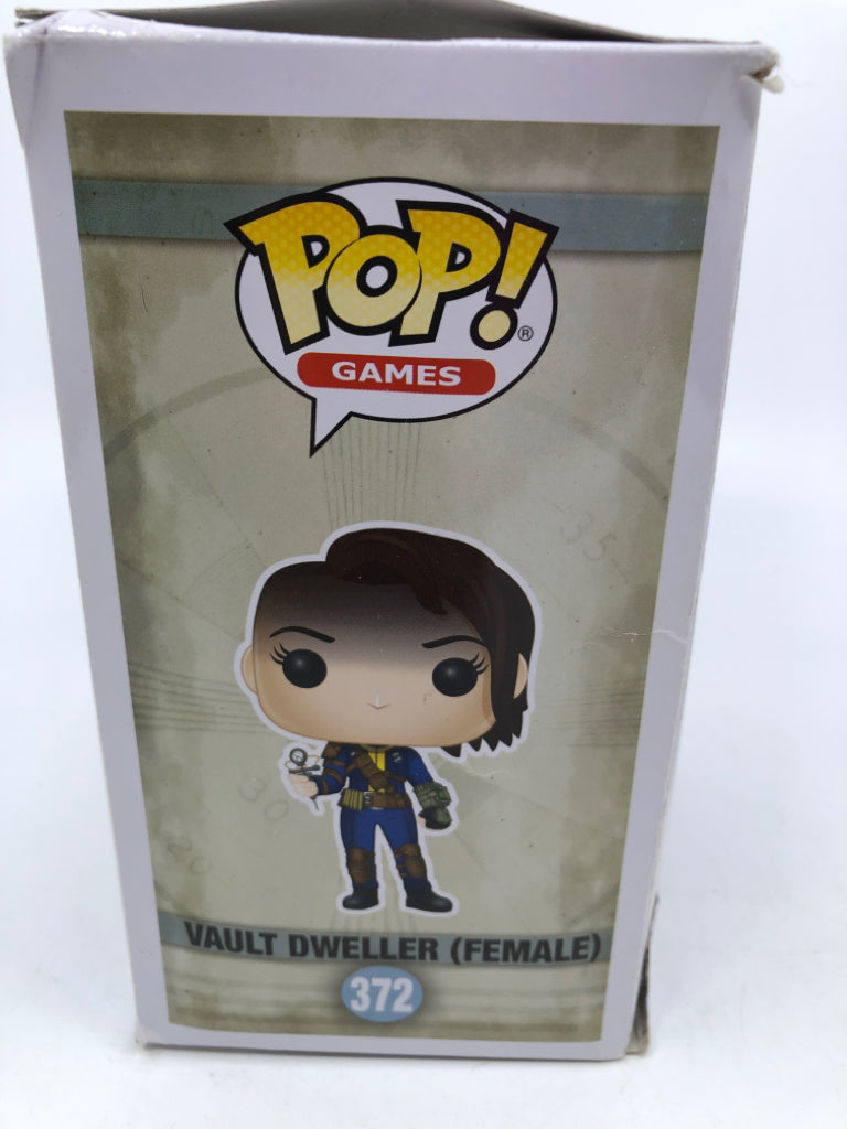 FUNKO POP FALLOUT VAULT DWELLER (FEMALE) 372