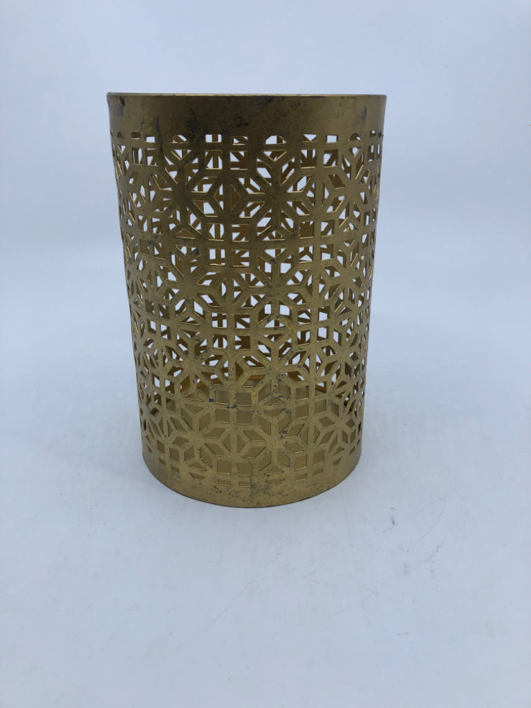 GOLDEN METAL CUT OUT CANDLE SLEEVE.