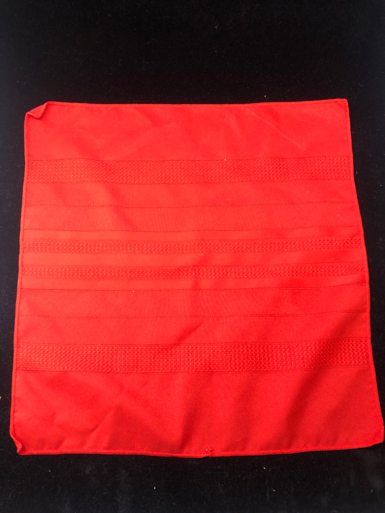 6 RED NAPKINS.