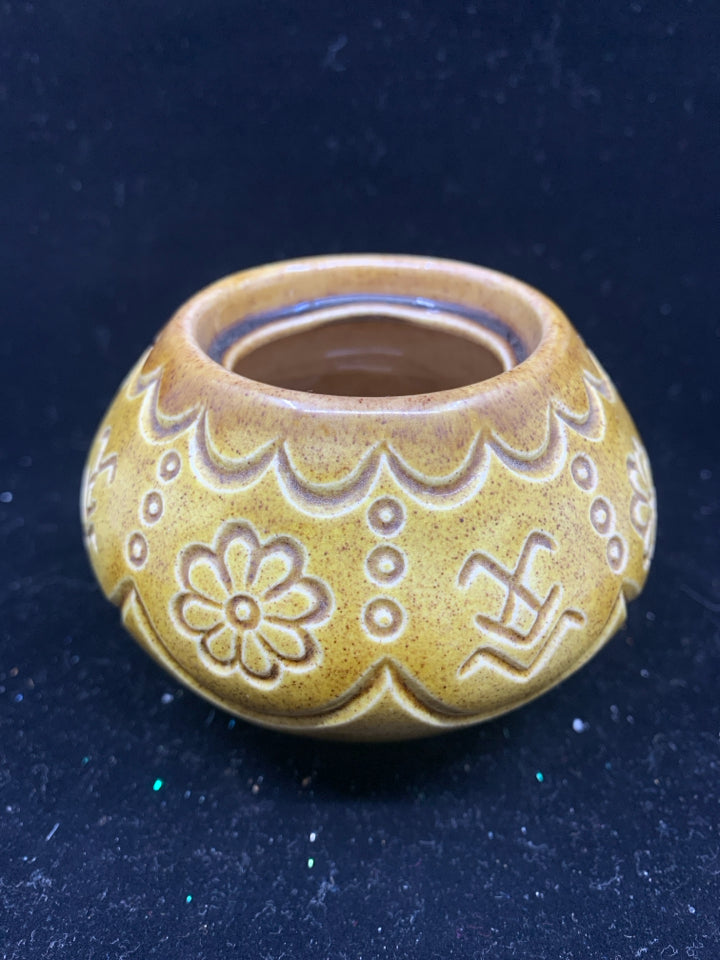 SMALL YELLOW EMBOSSED VERA VASE.