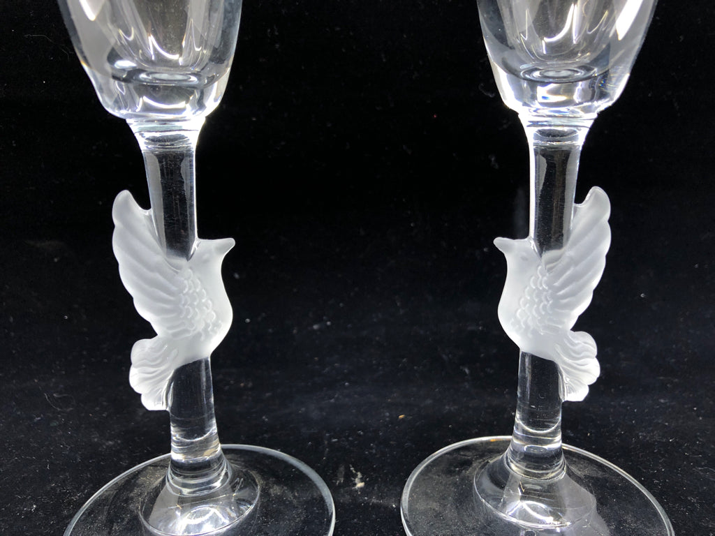 2 FROSTED DOVE STEMMED CHAMPAGNE GLASS.